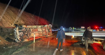 Uşak'ta İşçi Servisi Kaza Yaptı: 17 Yaralı