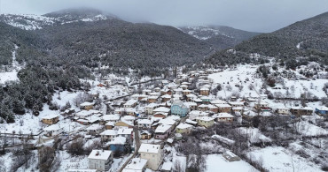 Uşak'ta Kar Yağışı Hayatı Etkiledi