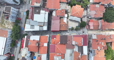 Uşak'ta kurtuluş ve yeşil karaağaç mahallelerinde zemin taşları yenileniyor