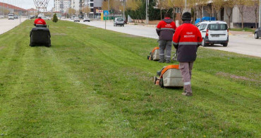 Uşak'ta Park Bakım Çalışmaları Başladı