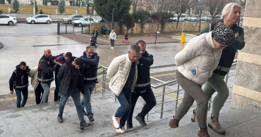 Uşak'ta Tefecilik Operasyonu: 5 Gözaltı, 3 Tutuklama