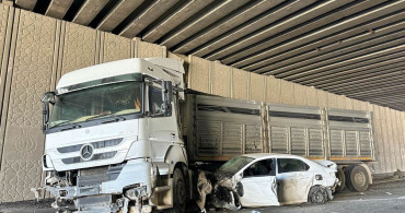 Uşak'ta Tır ile Otomobil Çarpışması: Bir Yaralı