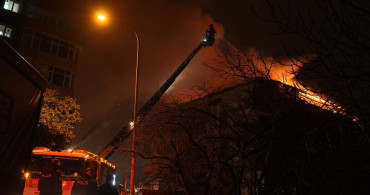 Üsküdar'da Metruk Binada Yangın Söndürüldü