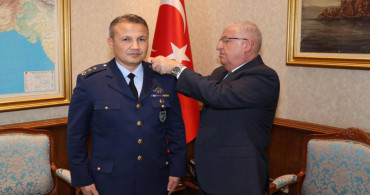 Uzaya giden ilk Türk olacak: Rütbesini Bakan Güler taktı