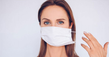 Uzun Süre Maske Kullanımı Ciltte Tahrişe ve Yağlanmaya Sebep Oluyor