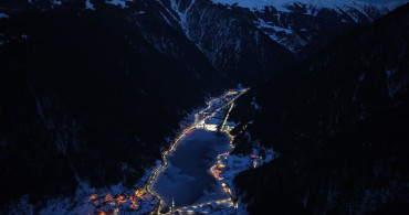 Uzungöl Kış Manzaralarıyla Büyülüyor