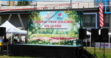 Vakıflar Genel Müdürlüğü, burs alan öğrencilere özel geleneksel piknik düzenledi