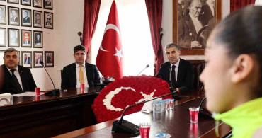 Vali Aktaş: Gençler Şehrin En Kıymetli Hazinesi