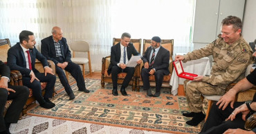 Vali Baruş, şehit ailesi ve gaziyi ziyaret etti
