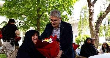 Vali Çelik, Şehit Annelerini Onurlandırdı