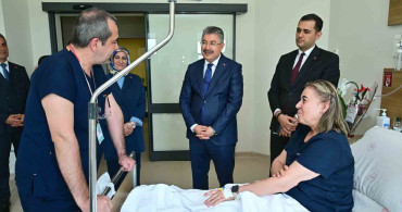 Vali Yılmaz, Şehit Kardeşini Hastanede Ziyaret Etti