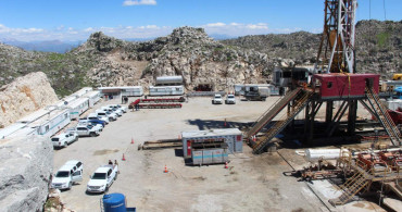 Valilikten sevindiren haber geldi: Yoğun petrol çıktı