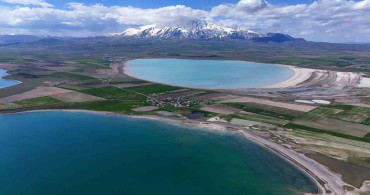 Van Gölü ve Arin Gölü'nün Havadan Eşsiz Görüntüsü