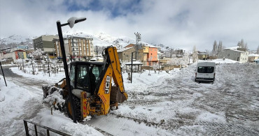 Van, Hakkari ve Bitlis'te Olumsuz Hava Koşulları Ulaşımı Etkiliyor