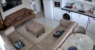 Van'da 5.2 Büyüklüğünde Deprem: O Anlar Güvenlik Kamerasında