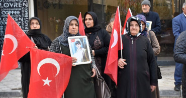 Van'da Aileler Eylemlerini Sürdürüyor