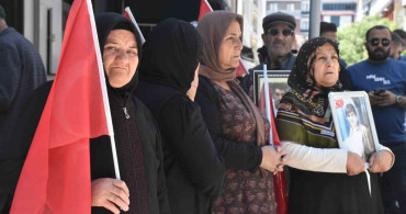 Van'da Annelerin Evlat Nöbeti Devam Ediyor