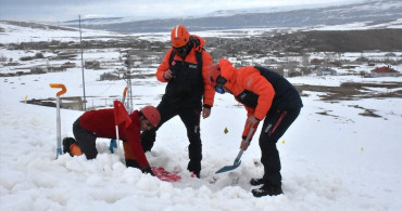 Van'da Çığ Tatbikatı Gerçekleştirildi