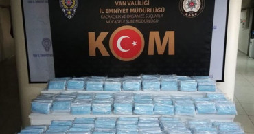 Van'da Gümrük Kaçağı 6 Bin 900 Tıbbi Maske Ele Geçirildi