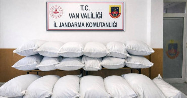 Van'da Gümrük Kaçağı Eşya ve Gıda Operasyonu