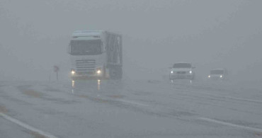 Van'da Kar Yağışı 50 Yerleşim Yerinin Yolunu Kapattı