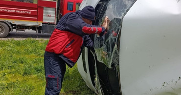 Van'da Minibüs Devrildi: 2 Yaralı