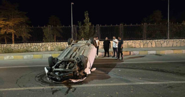 Van'da otomobil takla attı: 2 kişi yaralandı