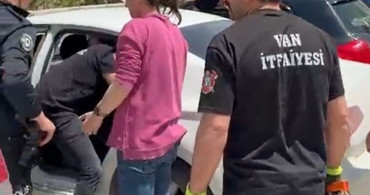 Van'da Otomobilde Mahsur Kalan Çocuk Kurtarıldı