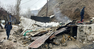 Van'da Toprak Kayması Sonucu Yaralılar