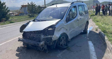 Van'da Trafik Kazası: 4 Yaralı