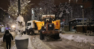 Van'daki Karla Mücadele: 226 Yerleşim Yeri Yeniden Ulaşıma Açıldı