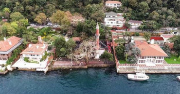 Vaniköy Cami Yangınına Yönelik Bakan Ersoy'dan Açıklama