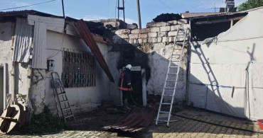 Van'ın İpekyolu ilçesinde odunluk yangını kontrol altına alındı