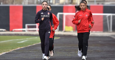 Van'ın Koşucu Kızlarından Büyük Başarı: 46 Madalya