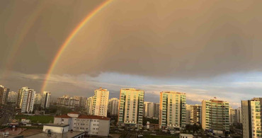 Yağmur Sonrası Gökkuşağı Göz Kamaştırdı