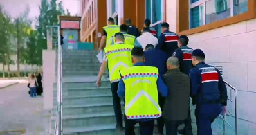 Yalova'da Göçmen Kaçakçılığı Operasyonu: Üç Şahıs Tutuklandı