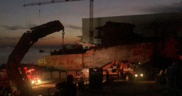 Yalova'da Korkutan Gemi Yangını!