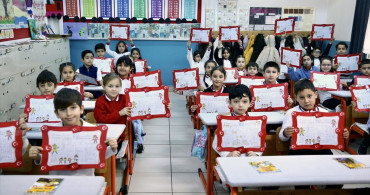 Yarıyıl Tatili Heyecanı: Trabzon ve Çevresindeki Öğrenciler Karnelerini Aldı