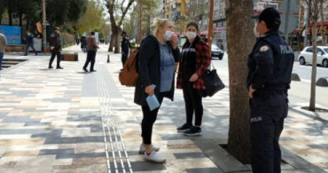 Yasağa Rağmen Sokağa Kızını Çıkaran Anne: Gezeceğim 