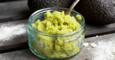 Yaşlanma Karşıtı Avokado Maskesi