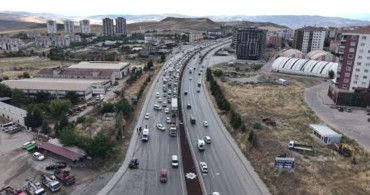 Yaz tatili hareketliliği nedeniyle kırıkkale'de trafik kazası: 5 yaralı