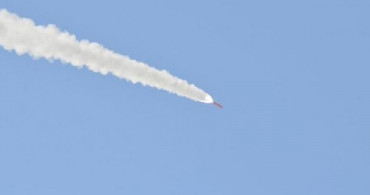 Yemen'deki Husiler, Suudi Arabistan'a Hava Saldırısı Düzenledi