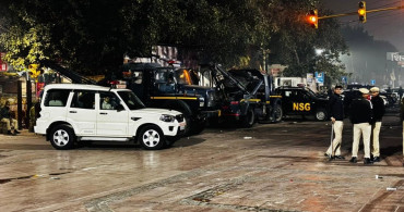 Yeni Delhi'de Araç Patlaması: 8 Ölü