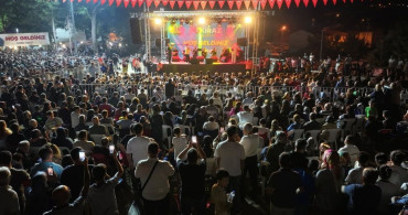 Yeşilyurt kültür, spor ve kiraz festivalinde türkü dolu gece