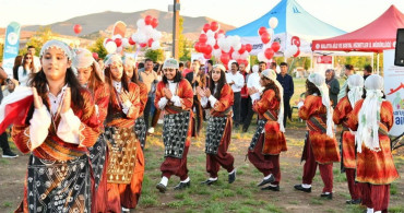 Yeşilyurt'ta koruyucu aile günü kutlandı