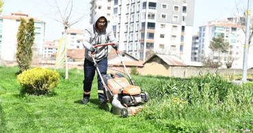 Yeşilyurt'ta Park ve Yeşil Alan Bakım Çalışmaları