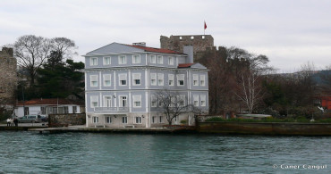 Yıkım kararı tartışma yarattı: Boğaz'da tarihi yalının kaçak inşaatı…