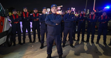 Yılbaşı Gecesi Ege Denizinde Sahil Güvenlik Göreve Devam Ediyor