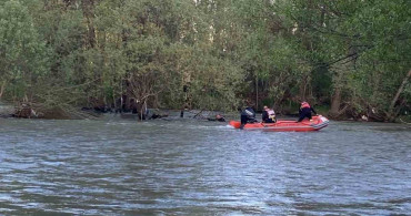 Yıldız Irmağı'nda Mahsur Kalan Vatandaş Kurtarıldı