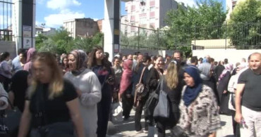 Yks'ye geç kalan adaylar demir parmaklıklara tırmandı
